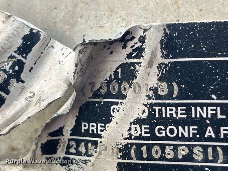 image for item LD9521 2016 Transcraft flatbed trailer