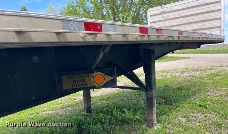 image for item LD9522 2016 Great Dane flatbed trailer