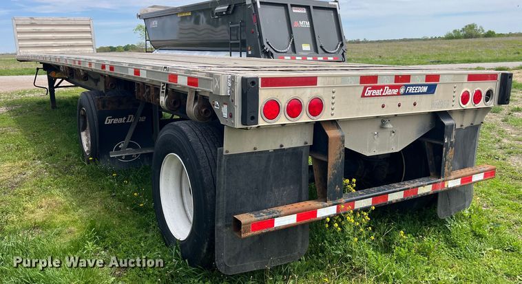 image for item LD9522 2016 Great Dane flatbed trailer