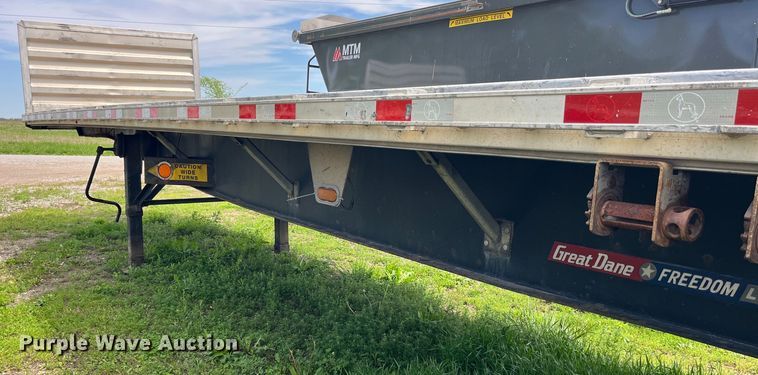 image for item LD9522 2016 Great Dane flatbed trailer