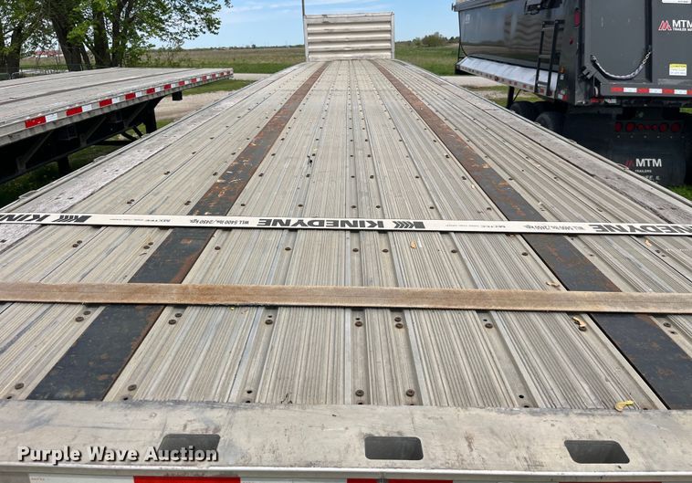 image for item LD9522 2016 Great Dane flatbed trailer