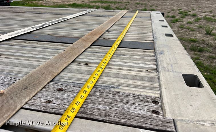 image for item LD9522 2016 Great Dane flatbed trailer