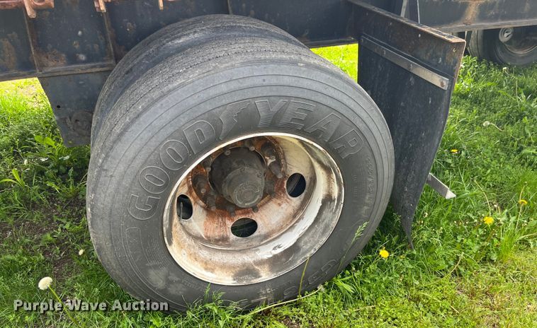 image for item LD9522 2016 Great Dane flatbed trailer