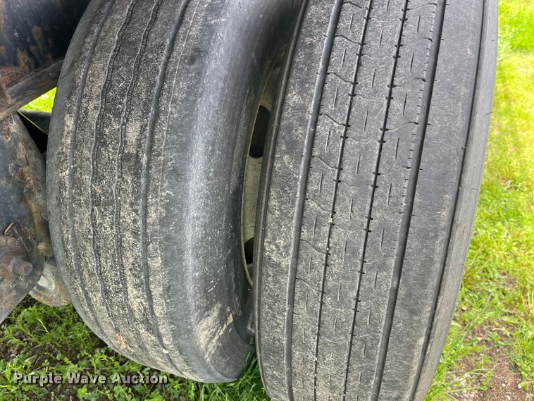 image for item LD9522 2016 Great Dane flatbed trailer