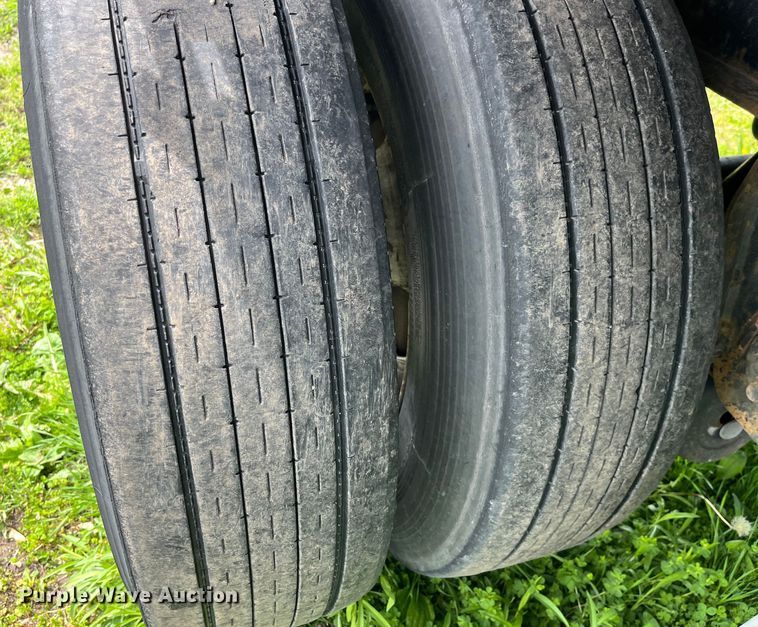 image for item LD9522 2016 Great Dane flatbed trailer