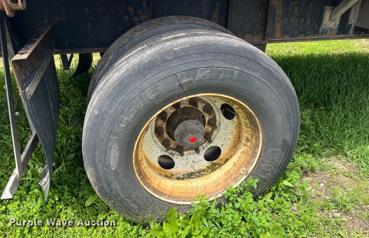 image for item LD9522 2016 Great Dane flatbed trailer