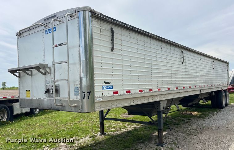 image for item LD9524 2018 Stoughton AHV-421T-AR-S grain trailer
