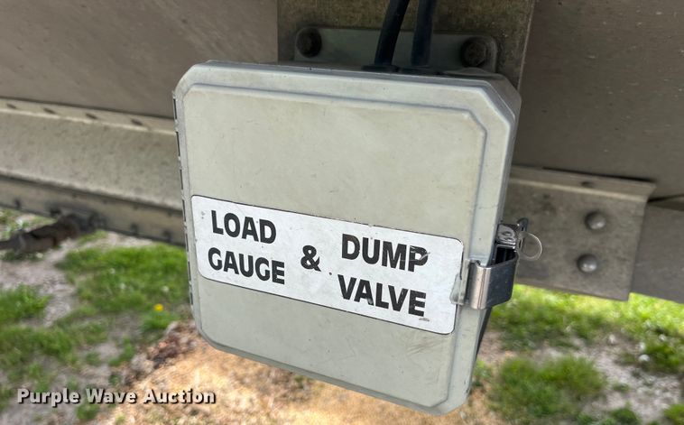 image for item LD9524 2018 Stoughton AHV-421T-AR-S grain trailer