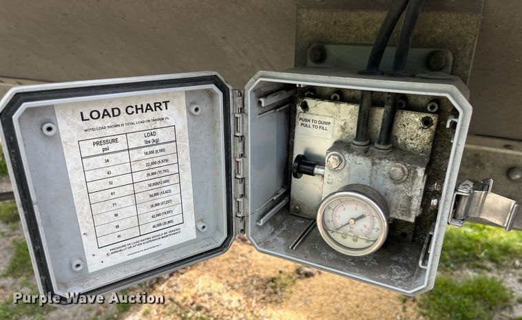 image for item LD9524 2018 Stoughton AHV-421T-AR-S grain trailer