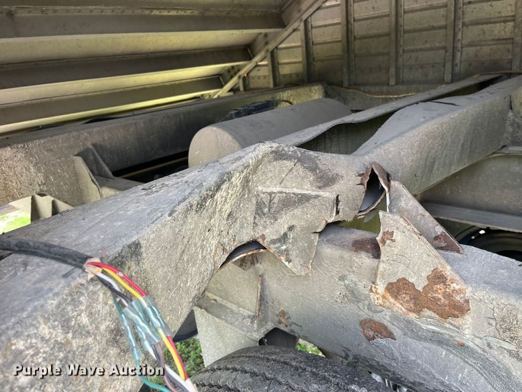 image for item LD9524 2018 Stoughton AHV-421T-AR-S grain trailer