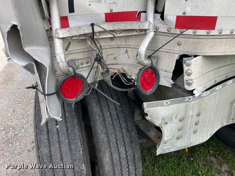 image for item LD9524 2018 Stoughton AHV-421T-AR-S grain trailer