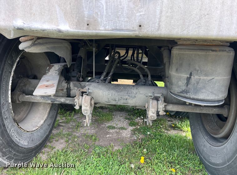 image for item LD9524 2018 Stoughton AHV-421T-AR-S grain trailer