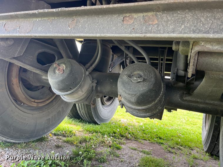 image for item LD9524 2018 Stoughton AHV-421T-AR-S grain trailer