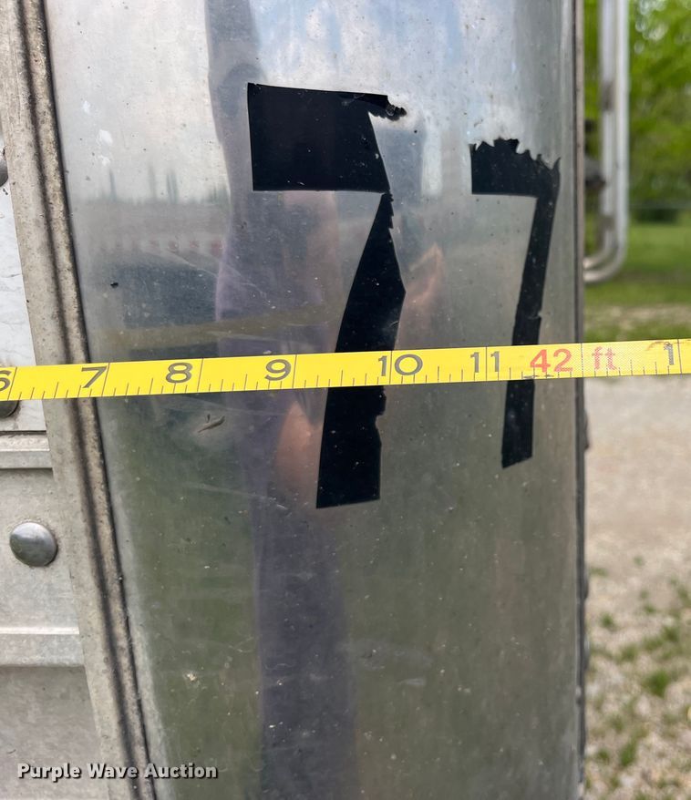 image for item LD9524 2018 Stoughton AHV-421T-AR-S grain trailer