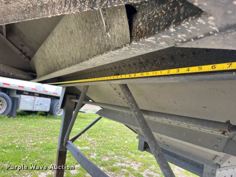 image for item LD9524 2018 Stoughton AHV-421T-AR-S grain trailer