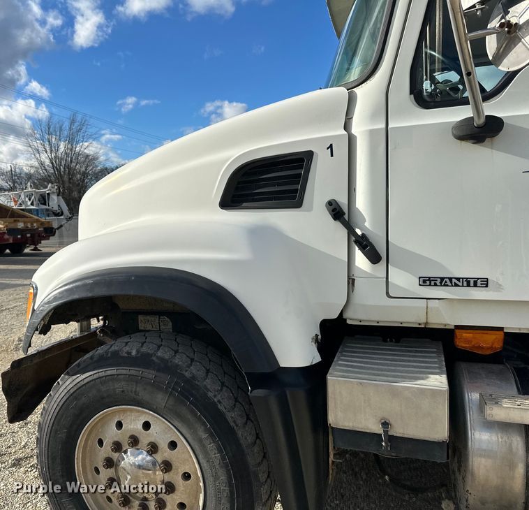 image for item LR9309 2006 Mack  CV713 Granite  dump truck