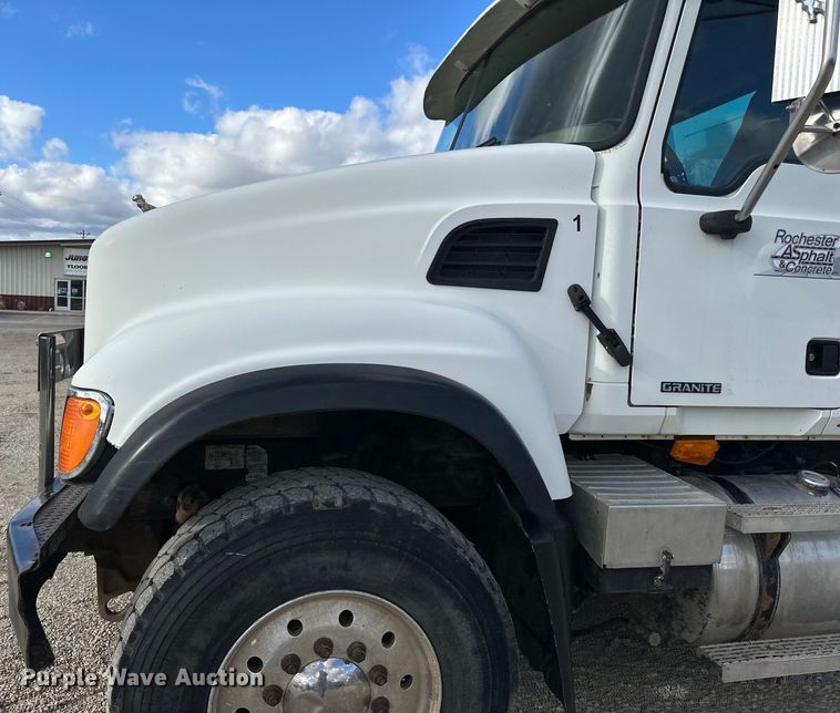 image for item LR9309 2006 Mack  CV713 Granite  dump truck