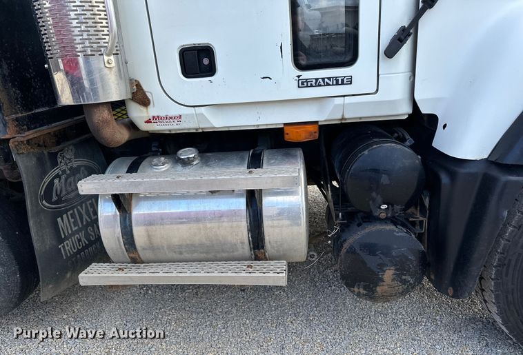 image for item LR9309 2006 Mack  CV713 Granite  dump truck