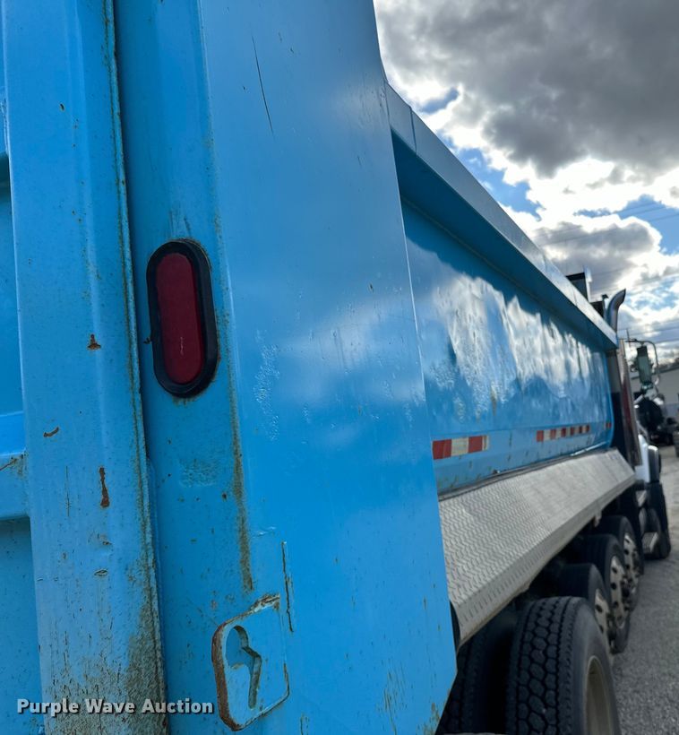 image for item LR9309 2006 Mack  CV713 Granite  dump truck