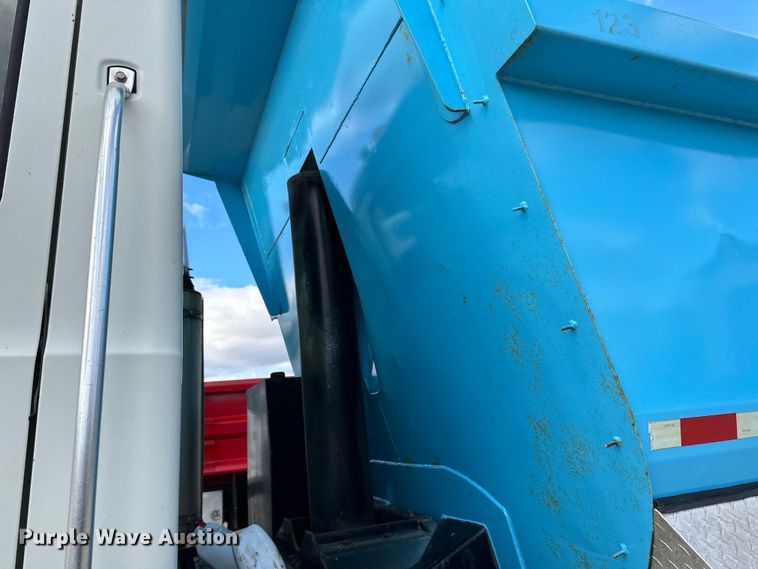 image for item LR9309 2006 Mack  CV713 Granite  dump truck