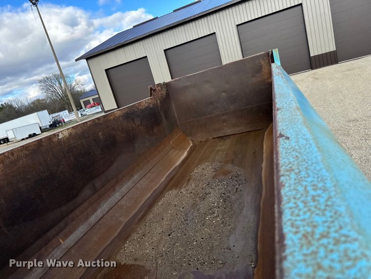 image for item LR9309 2006 Mack  CV713 Granite  dump truck