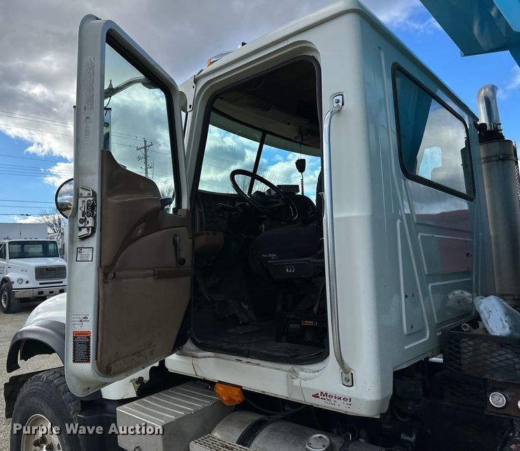 image for item LR9309 2006 Mack  CV713 Granite  dump truck