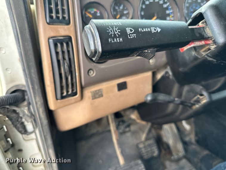 image for item LR9309 2006 Mack  CV713 Granite  dump truck