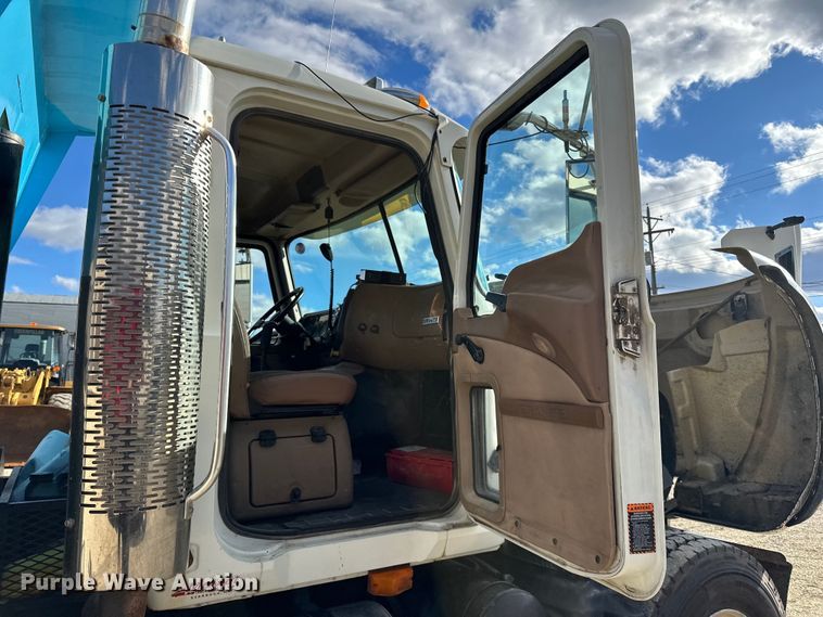 image for item LR9309 2006 Mack  CV713 Granite  dump truck