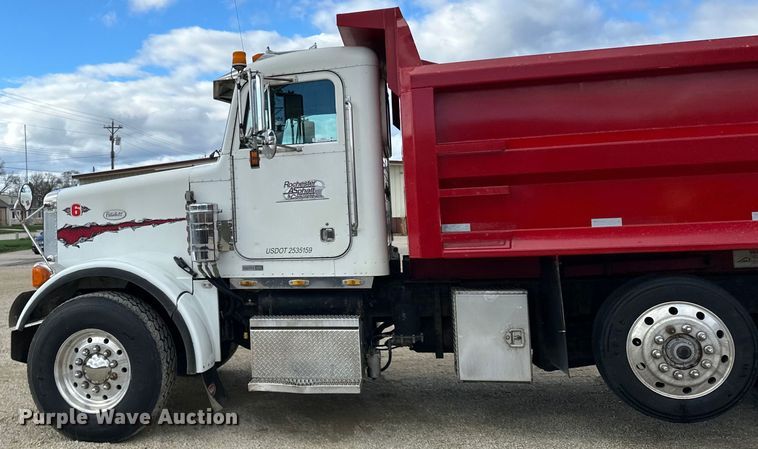 image for item LR9310 1996 Peterbilt  357 dump truck