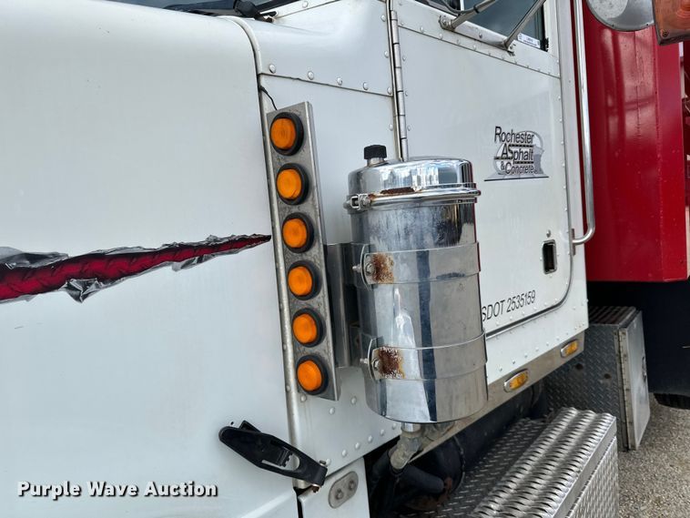 image for item LR9310 1996 Peterbilt  357 dump truck