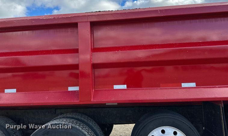 image for item LR9310 1996 Peterbilt  357 dump truck