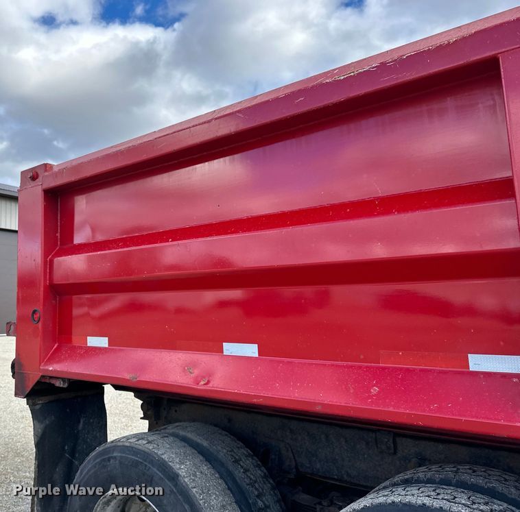 image for item LR9310 1996 Peterbilt  357 dump truck