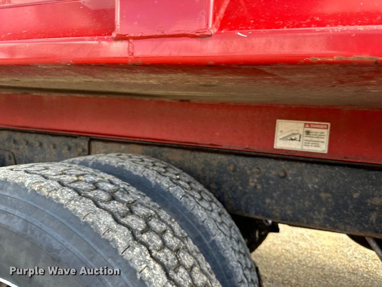 image for item LR9310 1996 Peterbilt  357 dump truck