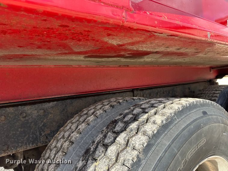 image for item LR9310 1996 Peterbilt  357 dump truck