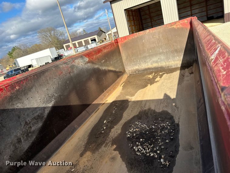 image for item LR9310 1996 Peterbilt  357 dump truck