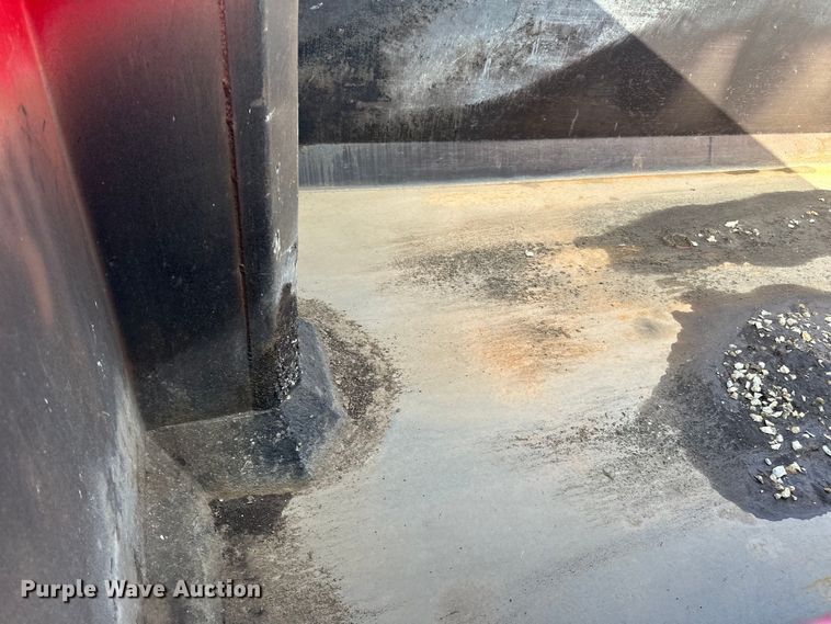 image for item LR9310 1996 Peterbilt  357 dump truck