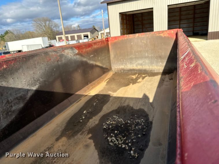 image for item LR9310 1996 Peterbilt  357 dump truck