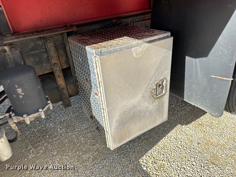 image for item LR9310 1996 Peterbilt  357 dump truck