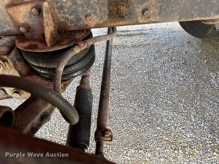 image for item LR9310 1996 Peterbilt  357 dump truck