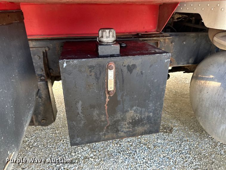 image for item LR9310 1996 Peterbilt  357 dump truck