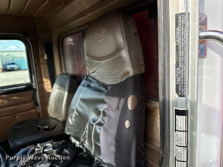 image for item LR9310 1996 Peterbilt  357 dump truck