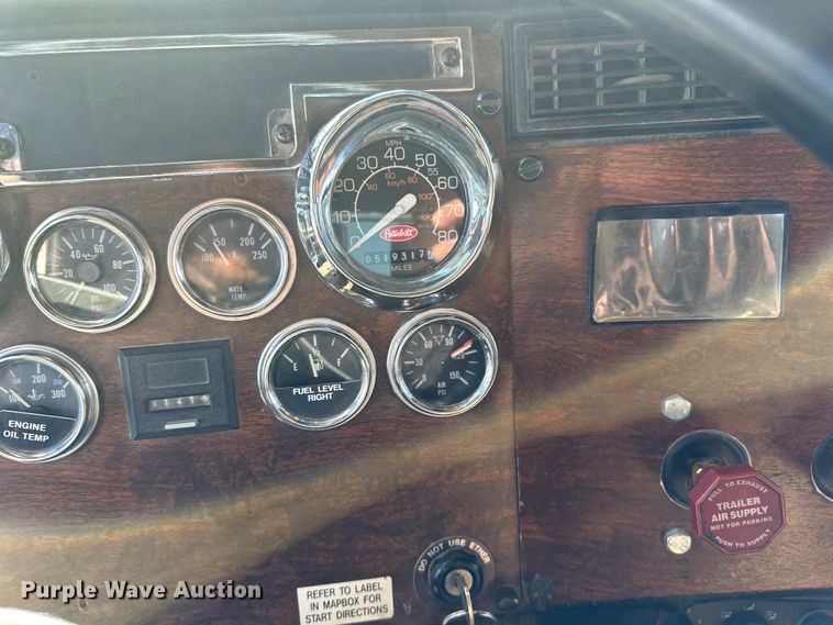 image for item LR9310 1996 Peterbilt  357 dump truck