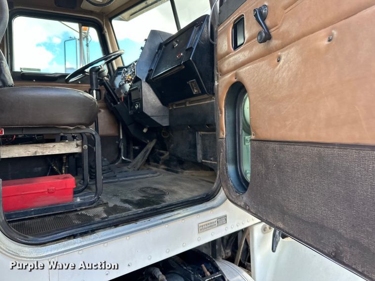 image for item LR9310 1996 Peterbilt  357 dump truck