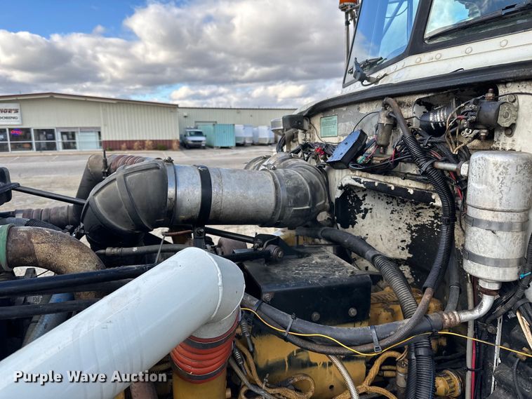 image for item LR9310 1996 Peterbilt  357 dump truck