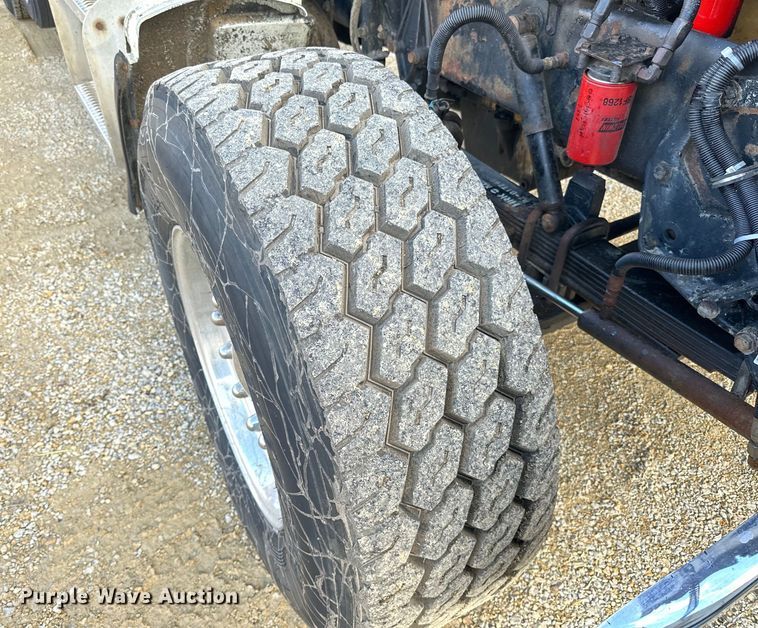 image for item LR9310 1996 Peterbilt  357 dump truck