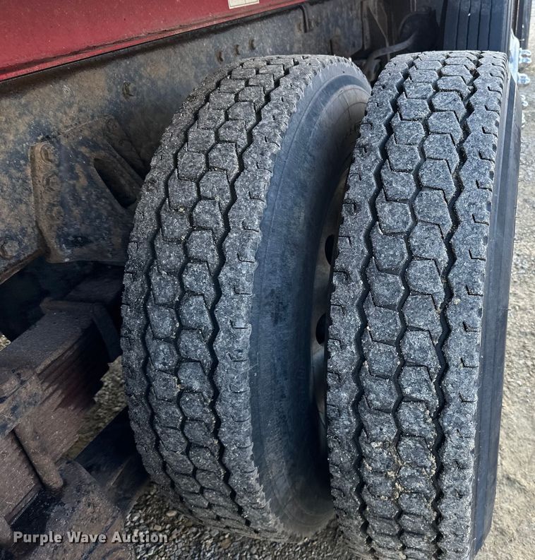 image for item LR9310 1996 Peterbilt  357 dump truck