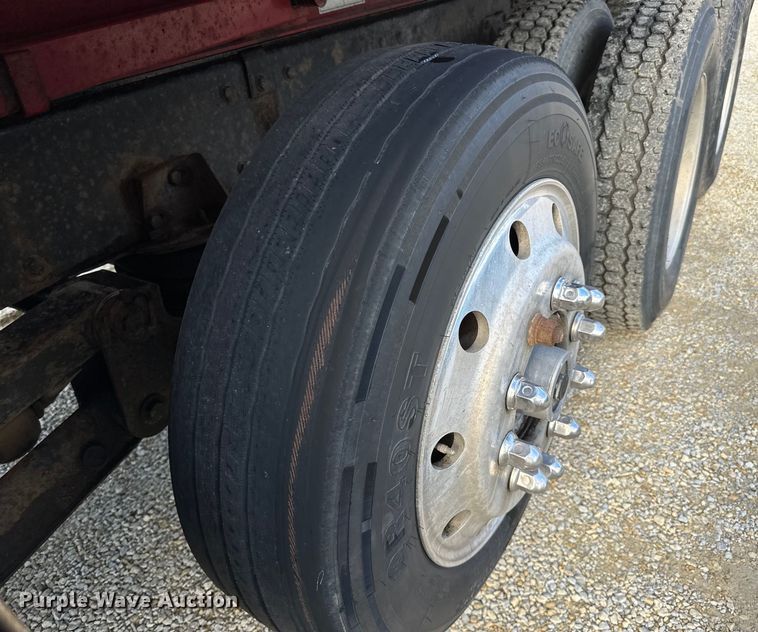 image for item LR9310 1996 Peterbilt  357 dump truck