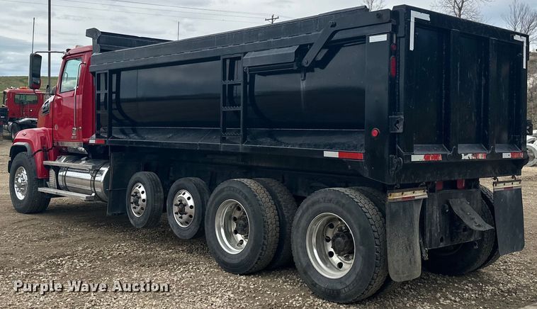 image for item LR9315 2015 Western Star 4700SF dump truck