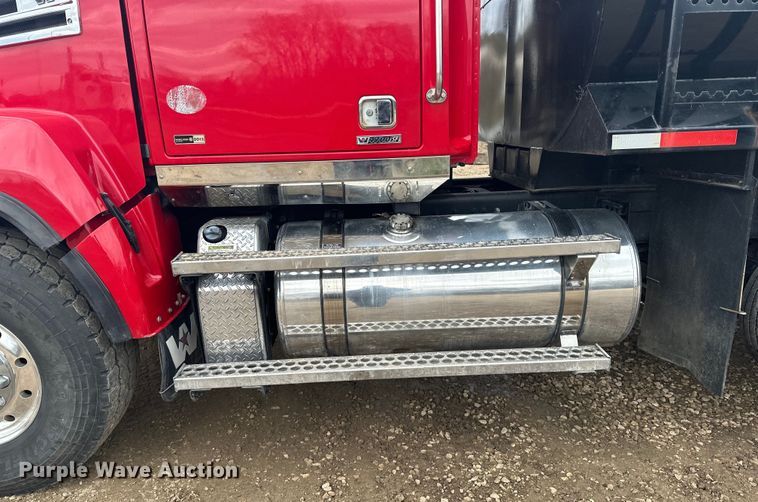 image for item LR9315 2015 Western Star 4700SF dump truck