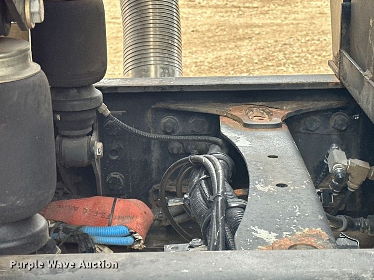 image for item LR9315 2015 Western Star 4700SF dump truck